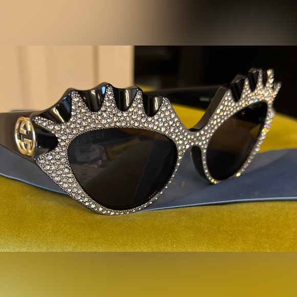 🔥NWT Authentic GUCCI GORGEOUS Cat-Eye Frame Sunglasses With Crystals 🔥 - Picture 13 of 16